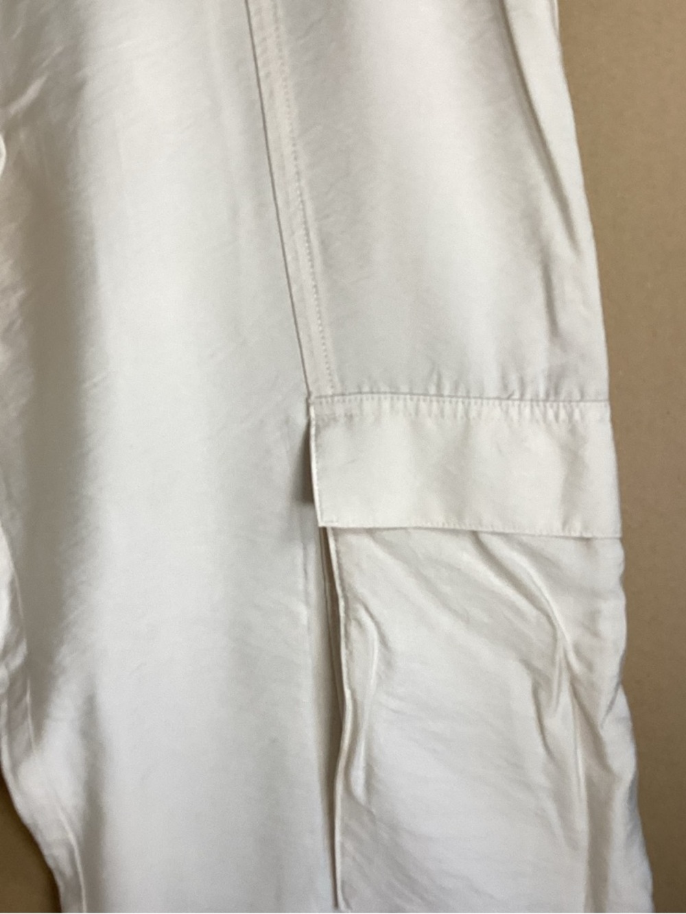 H&M NWT Women Rayon Ivory Cargo Pants with Front Flap Pockets sz 14 - Picture 4 of 11